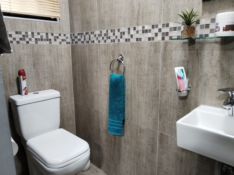 2 Bedroom Property for Sale in Estoire Free State